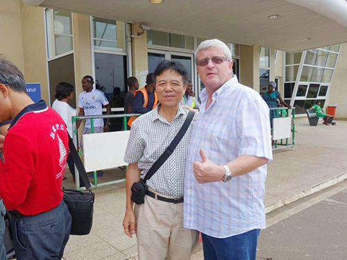 桂会长考察赤道几内亚首都马拉博.jpg